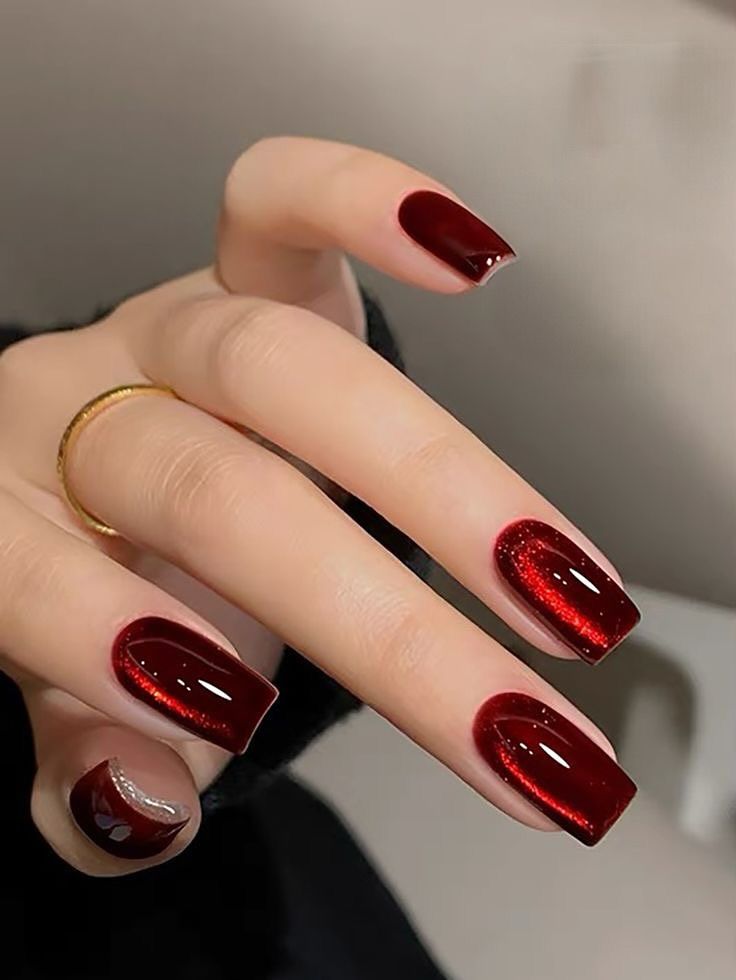 Unhas Vermelho Vinho com Shimmer