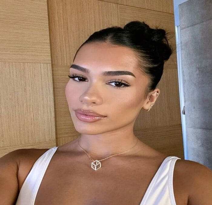 Maquiagem clean pele morena